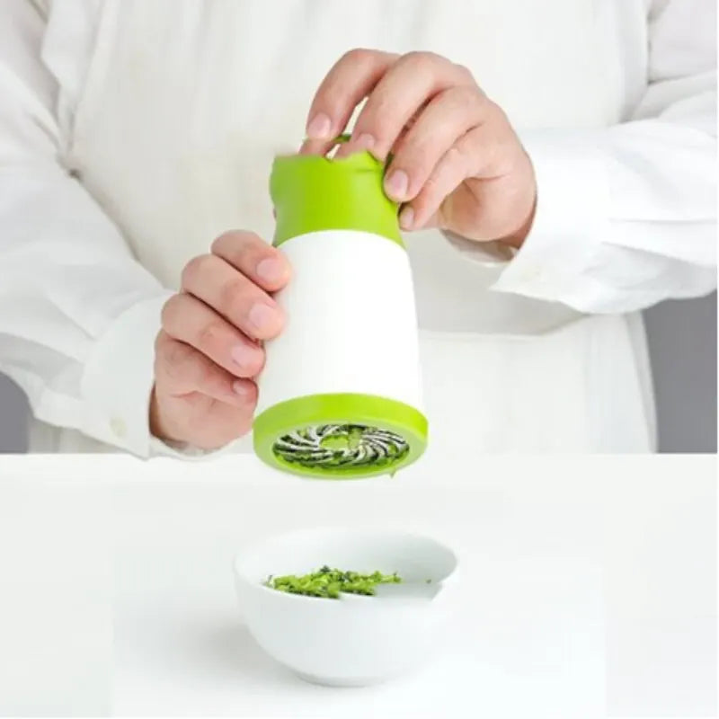 1pc Spice Grinder Garlic Grinder Stainless Steel Pepper Grinder Parsley Chopper Spice Seasoning Grinder Kitchen Gadgets